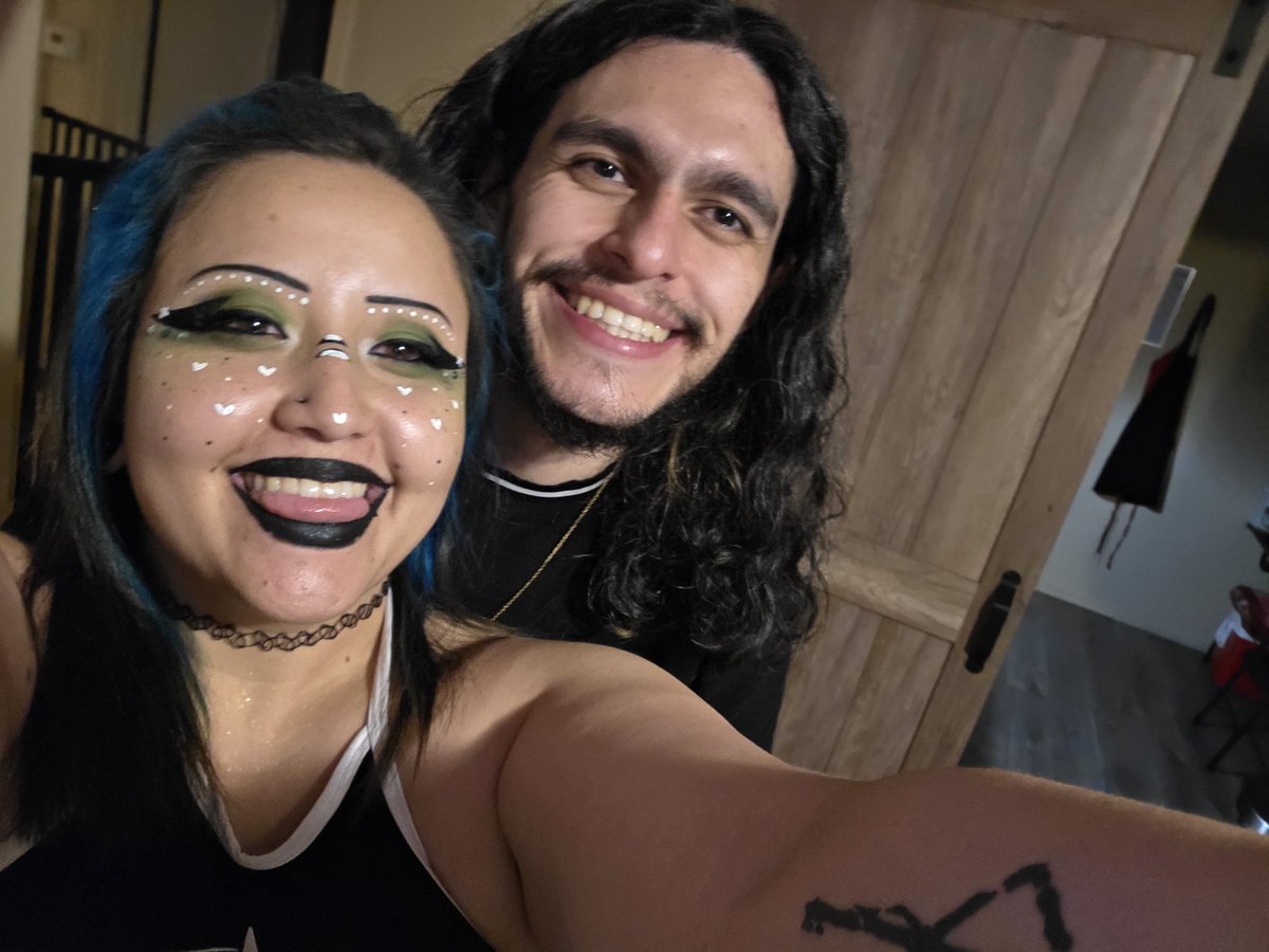 Singularity_lol's tweet photo. Late but happy #hastwtselfieday from the wife and I 😁 
Just got back from friend of the show BBNO$ 🤘🏽 #bbnos https://t.co/UkNxYkQxd6
