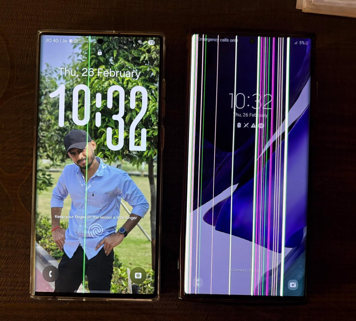 MILINDPAWAR2002's tweet photo. Not just one but two of my device Samsung Note 20 ultra and S22 ultra phone display green line issue present in my phone @SamsungIndia @SamsungMobile @GyanTherapy @AmreliaRuhez @TechMasterCo @geekyranjit @tarunvats33 kindly help me regarding this. https://t.co/BB1HFuNfwB