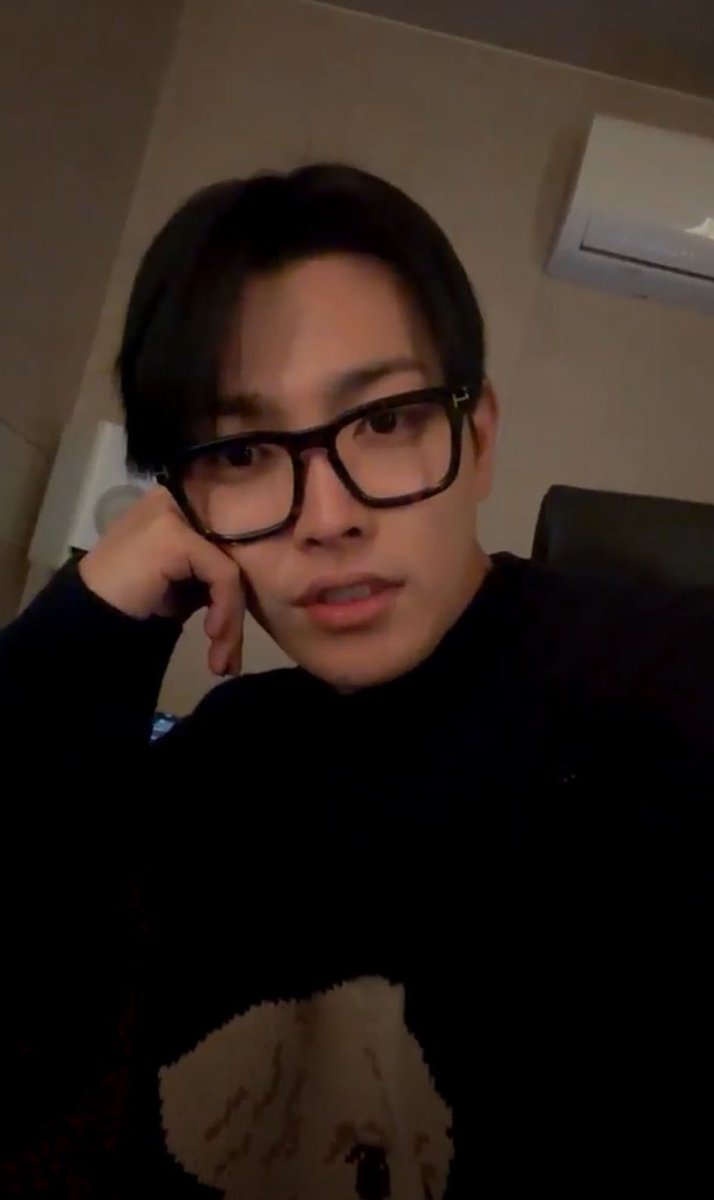 joongbuggie's tweet photo. dilfjoong just has a way with people https://t.co/JFrYGcDkzl
