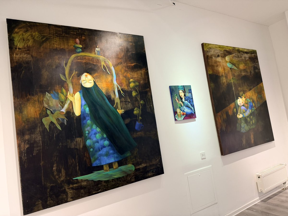 zolboo_tuguldur's tweet photo. Spring art fair -ээ дэглэчлээ.Ажлын өдрүүдээр 10-18’00 цаг хүртэл онгорхой.Амралтын өдрүүдээр би өөрөө байх болохоор цагаа урьдчилаад хэлээд явнаа.Мартын 9н хүртэл гарна.Aircon асаахаа мэдэхгүй түнтийтлээ л халууцаж дэглэлээ https://t.co/wde86zevS0