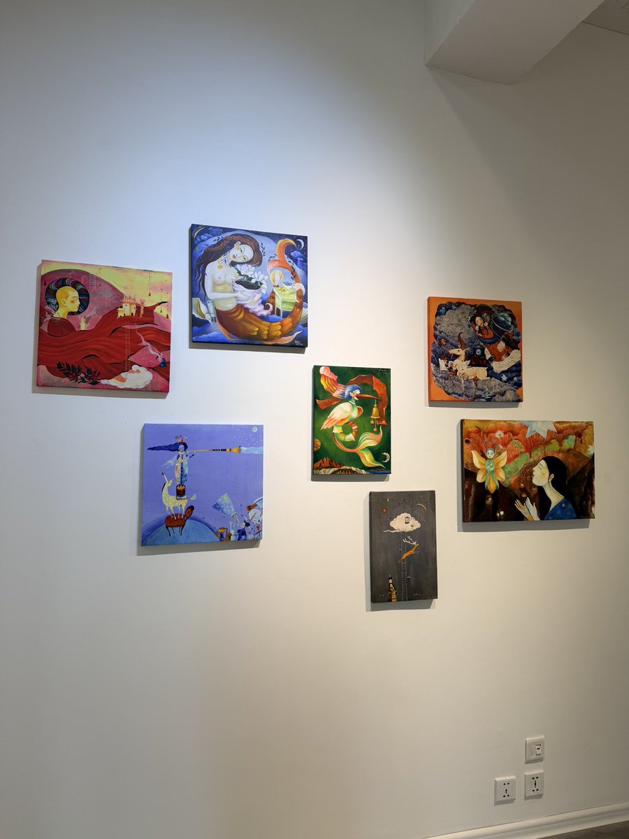 zolboo_tuguldur's tweet photo. Spring art fair -ээ дэглэчлээ.Ажлын өдрүүдээр 10-18’00 цаг хүртэл онгорхой.Амралтын өдрүүдээр би өөрөө байх болохоор цагаа урьдчилаад хэлээд явнаа.Мартын 9н хүртэл гарна.Aircon асаахаа мэдэхгүй түнтийтлээ л халууцаж дэглэлээ https://t.co/wde86zevS0