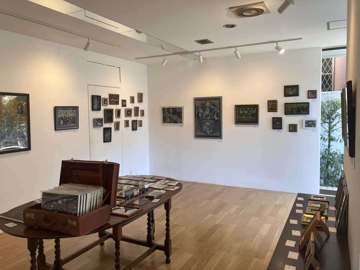 明日から個展スタートします。
急遽明日の午前中は在廊します🙆‍♂️