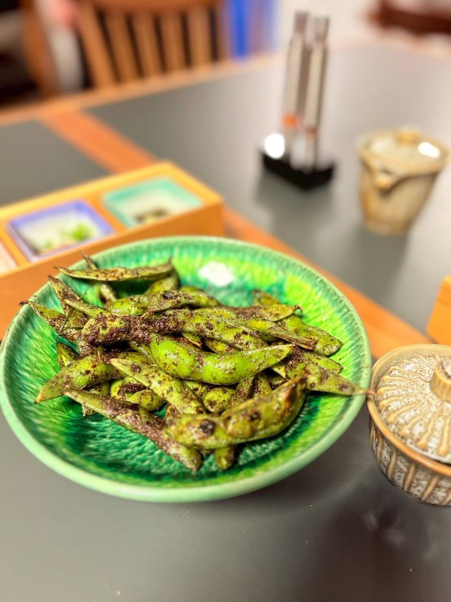 今日はガッツリ食べたい
そんな方に
当店1番人気の「うな重マウンテン」‼️

関西風のうなぎで
外はパリパリ中はジューシー

いつもよりちょっと贅沢な
ディナーで大満足間違いなし🙌

本日もご来店お待ちしております♪

⏰11:30〜15:00(L.O.14:00)
   17:00〜22:00（L.O.21:00)