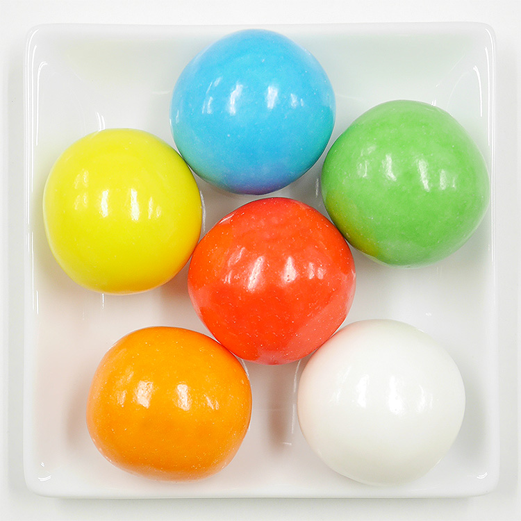acegrjp's tweet photo. 【33ミリ特大カラーガム（キングガム）】大きさ日本一！6色のフルーツ味のガムです。★お菓子のブランド「えーきゃん」Amazon 33ミリ特大カラーガム販売ページ https://t.co/gKijsevyJK★ #ガム #マシン用ガム #ガムマシン #フルーツ味 #日本一 https://t.co/zbcjpmnrX1