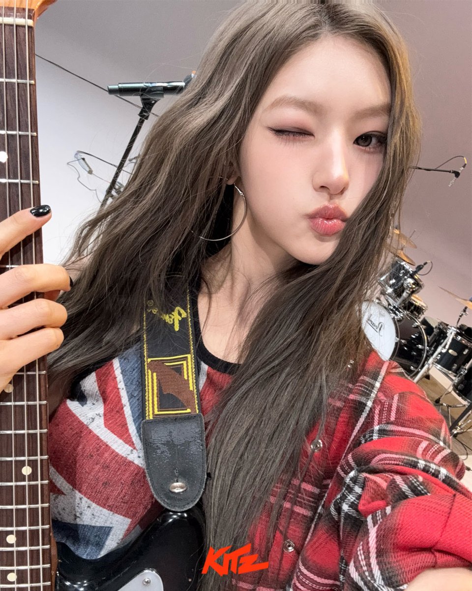 아티스트의 정체성을 가장 깊고 아름답게 기록하다
Capture the artist’s identity in its deepest and most beautiful form

KITZ Original Content 
<Artist Portrait>

<a href="/KISSOFLIFE_S2/">KISS OF LIFE</a>
HANEUL
2026.03.02 16:00 KST

#KITZ #킷츠
#KISSOFLIFE #키스오브라이프 #KIOF #HANEUL #하늘