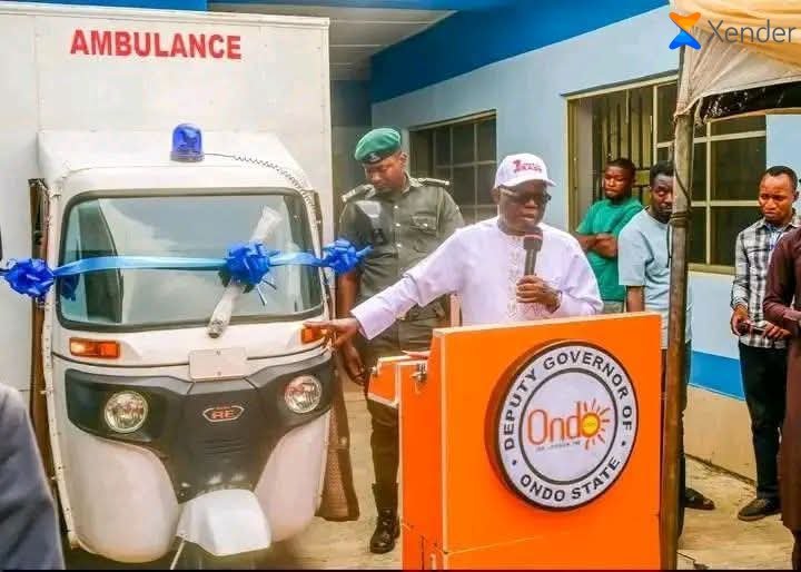 E better make I walk reach hospital than go enter this