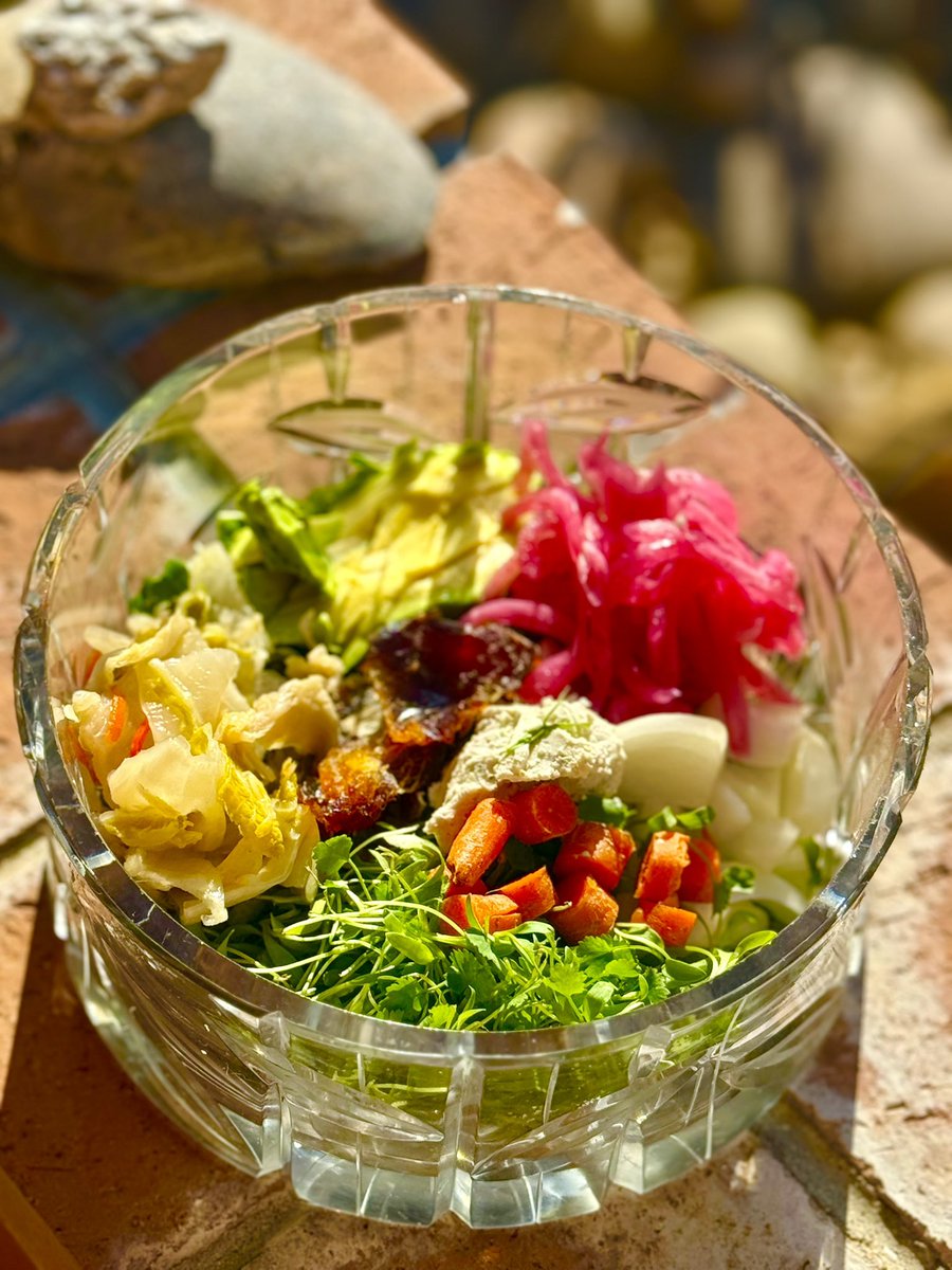 RAWChefAndrea's tweet image. Thank you for the 15,000 organic views.
 In a world that rushes, I choose sunlight, intention, rest, &amp;amp; gentle strength. Wellness is ritual, rhythm, and sacred nourishment. Slow down. Align. Release karmic cycles.
 👉🏻 facebook.com/share/r/14VTBC…
 #HolisticWellness #IntuitiveLiving