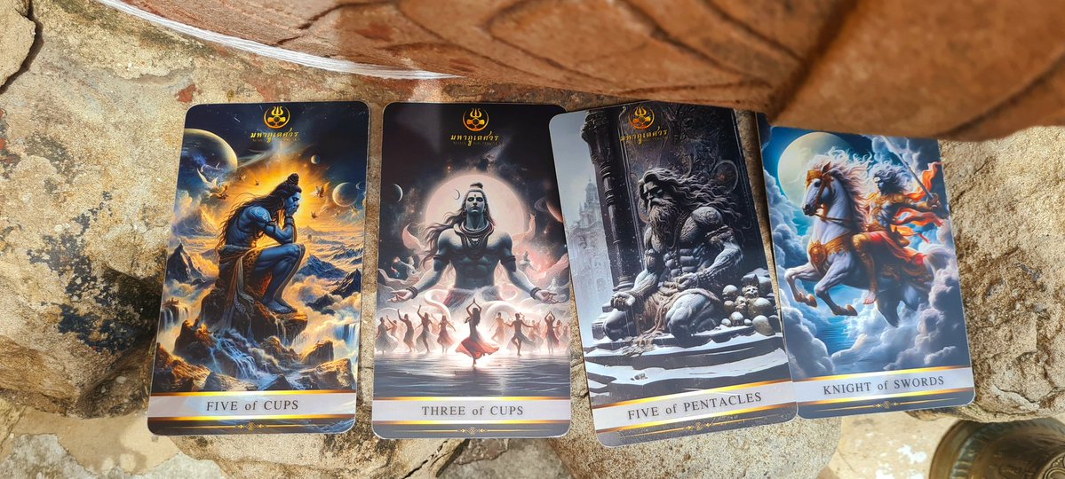 RapieTang's tweet image. ตอนที่ไป #ปราสาทนครหลวง พอดีเปิด #ไพ่ทาโร่ต์ ไว้ พอมาอ่านอีกที #FiveOfPentacles จากหน้าไพ่นี้ คงบอกลักษณะเทวรูป "พระพิฆเนศ" ที่นั่งทับกะโหลก และเฝ้าอยู่ตรงหน้าประตูด้วยเช่นกันอ่ะนะ บอกกลายๆ ว่า "เก่าแก่" แล้ว 

#มหาภูเตศวร
#MahaBhutesvara
#MahaBhutesvaraTarot