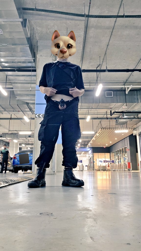 CagedBitchSG's tweet photo. 有幸遇见，请您直���拉着颈圈把我拎走 https://t.co/1ikaK7bmg5