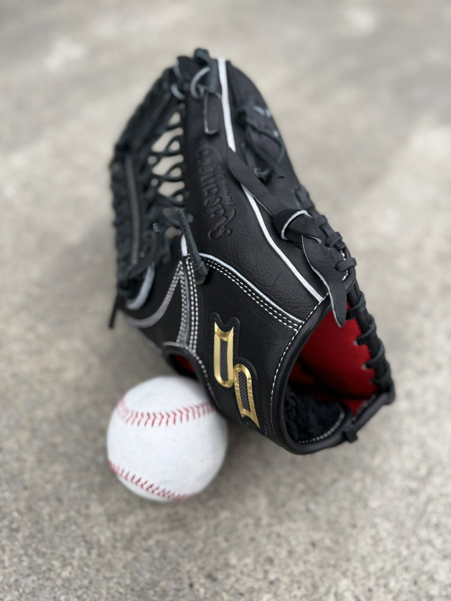 めっちゃ久しぶりのキャッチボール⚾️ 楽しいね〜🤣