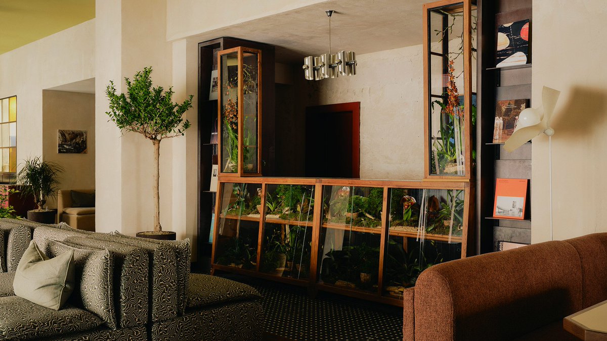 Rachael Gowdridge avoids "generic hotel feel" in The Dean Berlin dlvr.it/TR9PLB