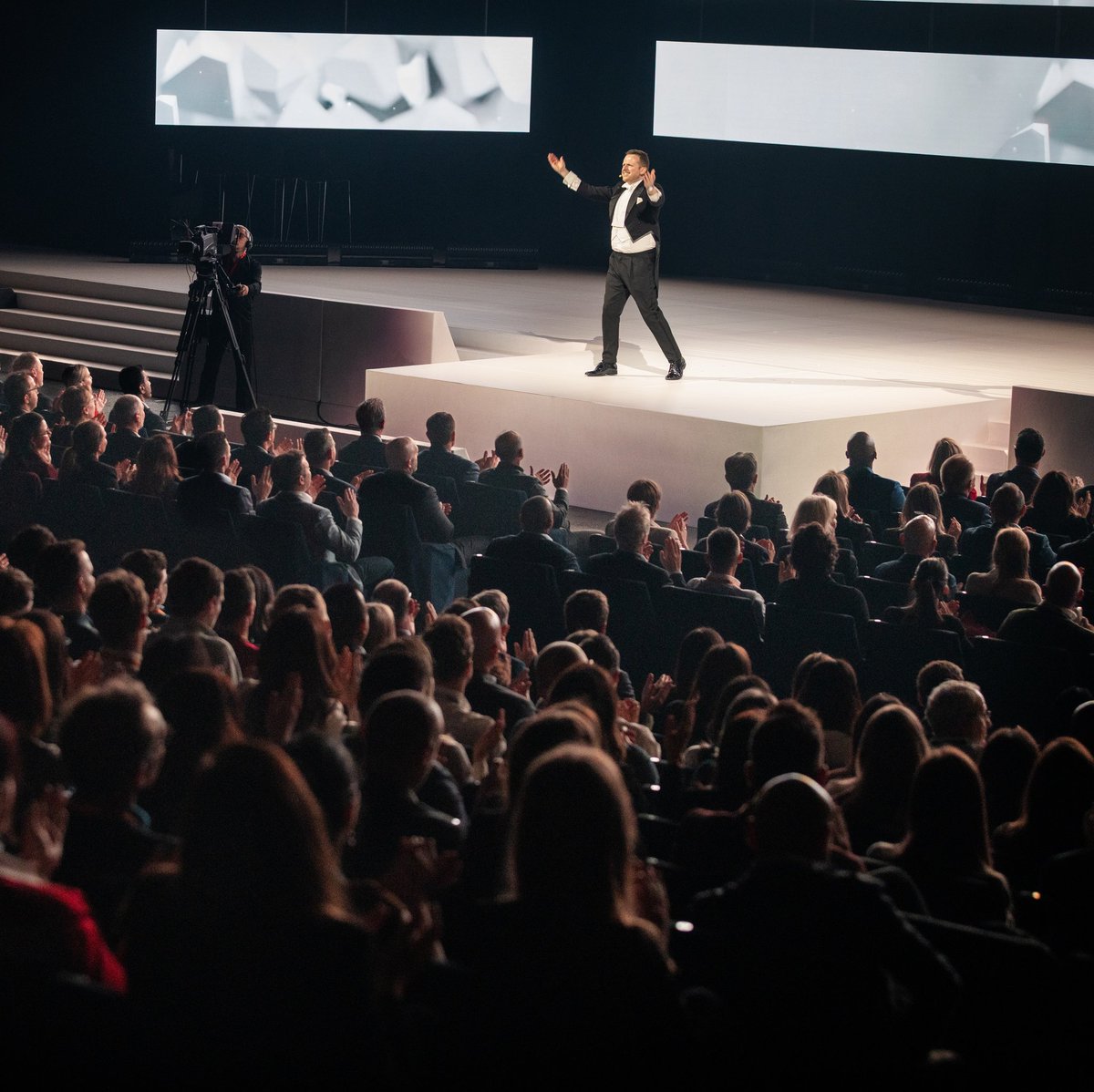 Greg Link tweet media