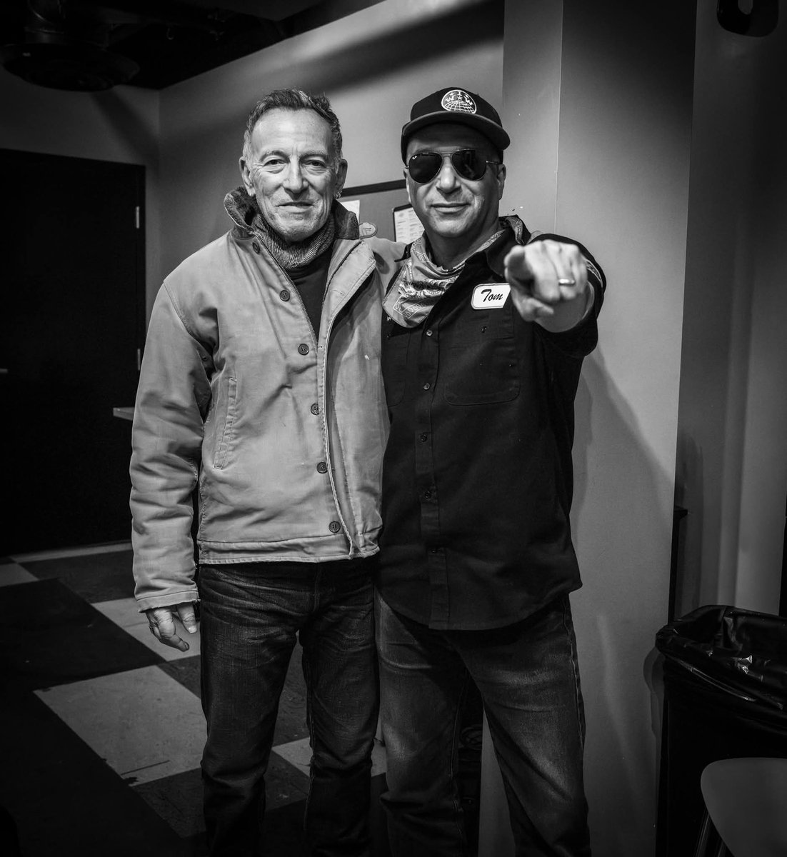 VLafora's tweet image. Bruce morming Paul &amp;amp; Davide.
Happy #SpringsteenThursday!