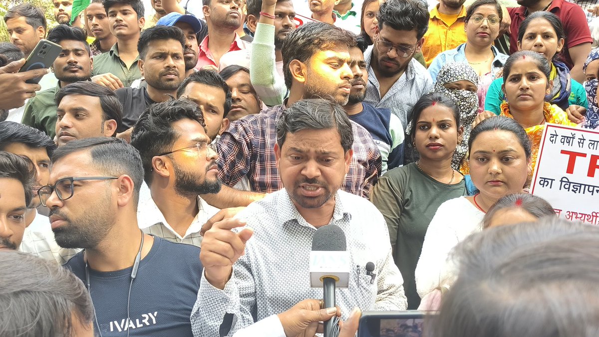 BiharTeacherPGT's tweet image. युवा वर्ग उम्मीद लगाए बैठा है, तैयारी पूरी है बस नोटिफिकेशन का इंतज़ार है।

BPSC से विनम्र अनुरोध है कि शीघ्र अधिसूचना जारी कर लाखों अभ्यर्थियों की चिंता दूर करें।

अब निर्णय का समय है।

#BPSC #Notification #YouthVoice #TRE4