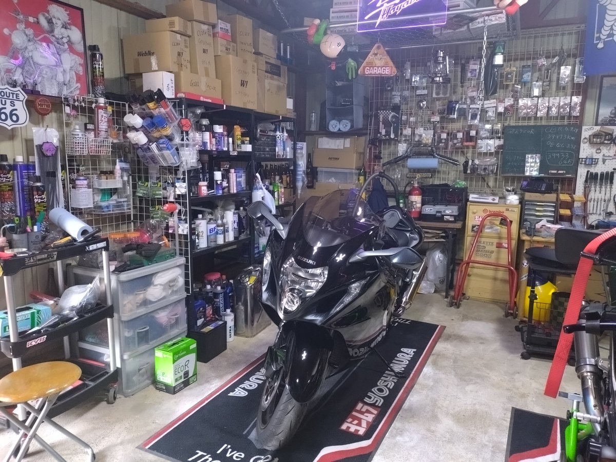 kouji4532's tweet photo. 隼を洗車✨️
ついでにYB-1も洗車ｗ https://t.co/M8VYdFHF99