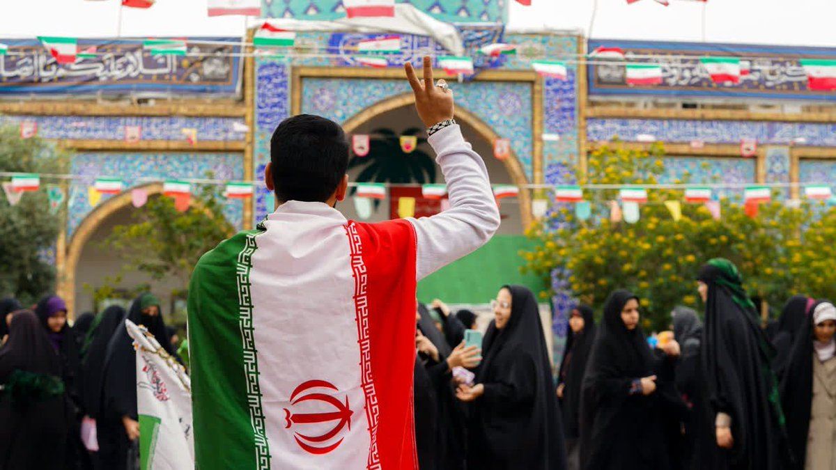 پرچم ایران نماد ایستادگی در برابر طمع‌ورزی قدرت‌هایی است که همیشه چشم به منابع ما داشته‌اند.  
#جانم_فدای_پرچم #پرچم_مقدس