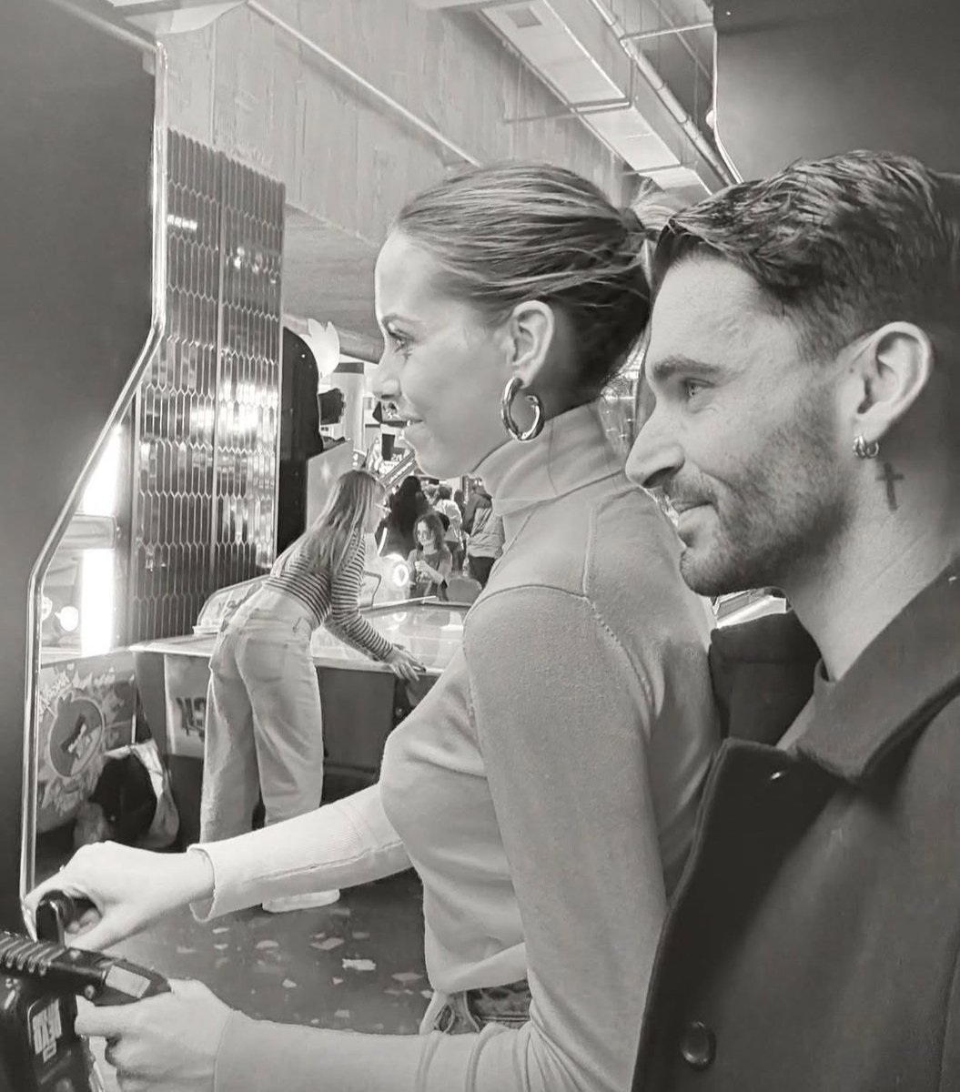 Los jueves una se levanta con otra alegría 👏🏻👏🏻👏🏻#ViolediMTMAD51