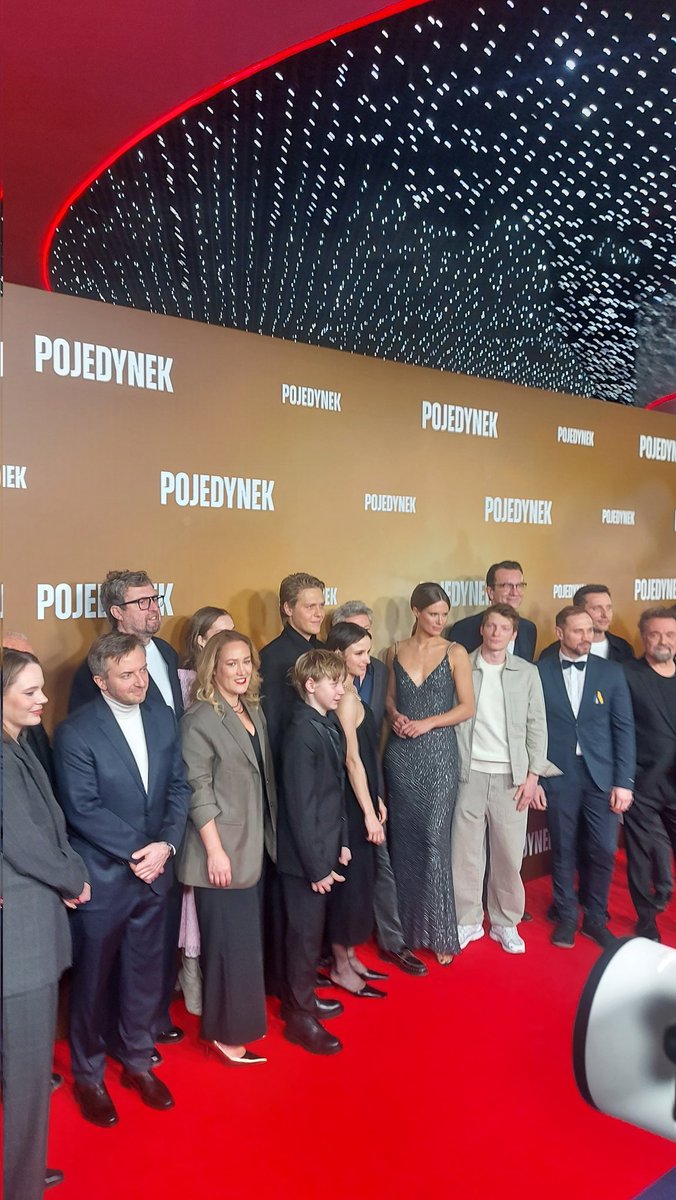 bchajdecki's tweet photo. 🎬 Za nami uroczysta premiera POJEDYNKU -  międzynarodowej produkcji w reżyserii Łukasza Palkowskiego, z muzyką Bartosza Chajdeckiego. To był niezapomniany wieczór z udziałem twórców filmu i zaproszonych gości https://t.co/LlP3KXit1i