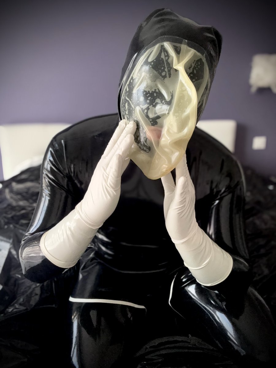 nylonxrbbr's tweet photo. Rebreather bag 💨🥵

#breathplay #rubber #catsuit #fetish #rubberfetish #latex https://t.co/LJdc2aP7EK