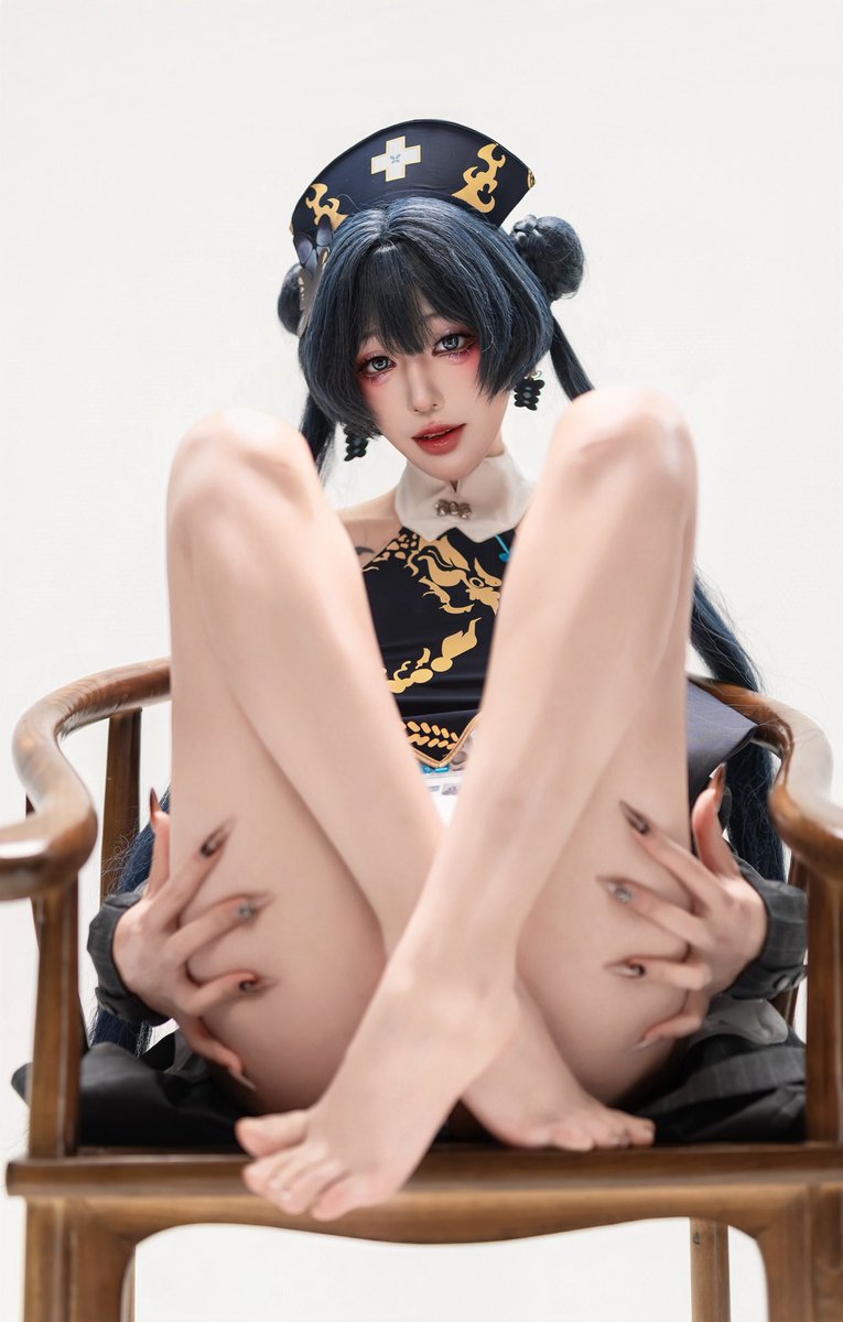 SakiFa77's tweet photo. sensei
#BlueArchiveCosplay 
#cos 
#妃咲护士 https://t.co/CKhzGxKF4J