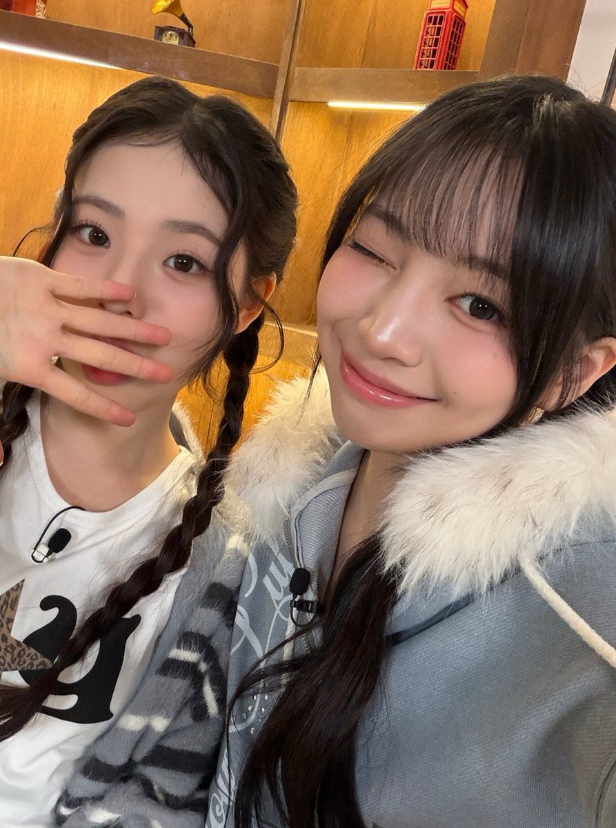 for_unis's tweet photo. 260226 weverse update 

[🐈‍⬛] 유니스 700일🩷🤍🩷
조금 늦었지만…! 
유니스도 엡떠도 모두모두 사랑해요🫶🫶
1/2

#NANA #나나 #UNIS #유니스 https://t.co/A8cRVr8M70