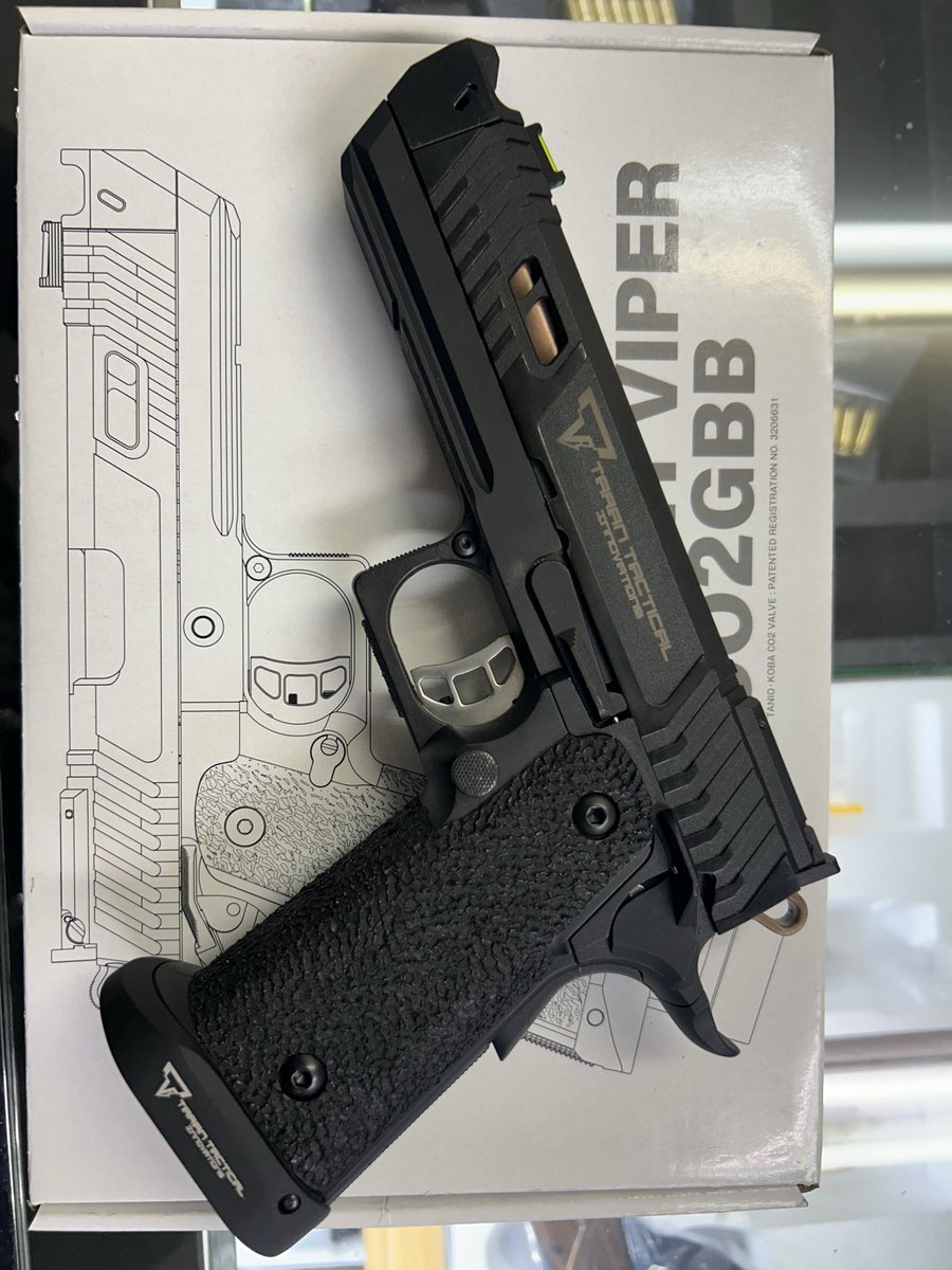 ジョン・ウィック好きならたまらない！ TTIのPIT VIPER刻印。