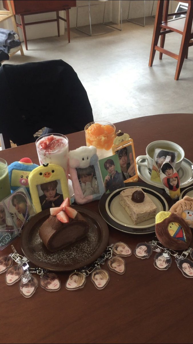 여자트메다섯모이면이렇게됨♡