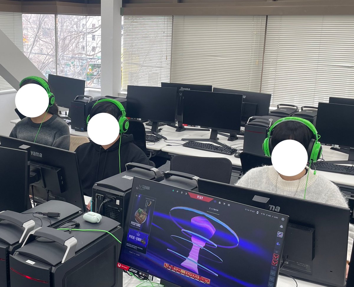 春休みで静かな校内ですが、VR部とゲーム同好会の実習室だけは別世界！🎮✨

休みの日も自主的に集まって、お互いに高め合っている姿は本当に頼もしい限りです。📸

好きなことに全力で打ち込む春休み、最高です！🔥

#和歌山コンピュータビジネス専門学校 #esports #VR