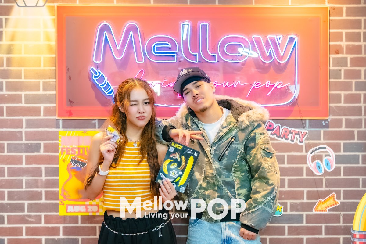 MellowPOP_TH's tweet image. ✨ Mellow POP เก็บตกภาพบรรยากาศไลฟ์ของ “Tobii” กับเพลง “Banana”
.
#MellowPOP
#Banana #Tobii #DefJamTH