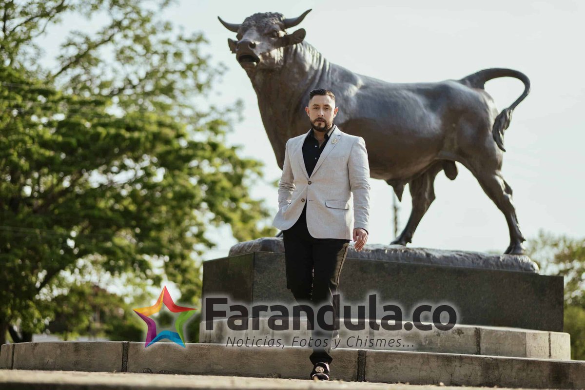 farandula_co's tweet photo. Víctor Piñero: Entre la moda, la comunicación y la controversia https://t.co/7Ii8YFNiyd