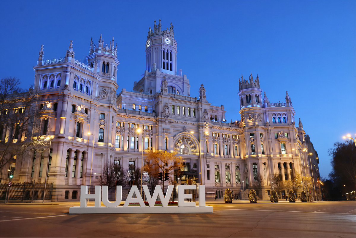HuaweiMobile's tweet photo. Once Madrid's main postal hub, Palacio de Cibeles now stands as City Hall and a cultural centre. Today, this historic icon hosts Huawei's Madrid Launch Event, where heritage meets innovation. Stay tuned for what's next!✨#HuaweiLaunch #NowIsYourRun https://t.co/q1UAEOp6Nh