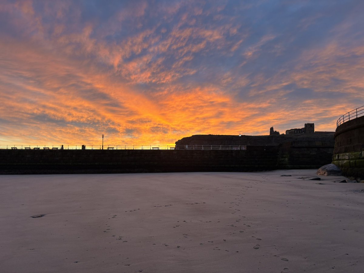 danwellington's tweet photo. Bit of midweek Whitby https://t.co/wCb7Gue386