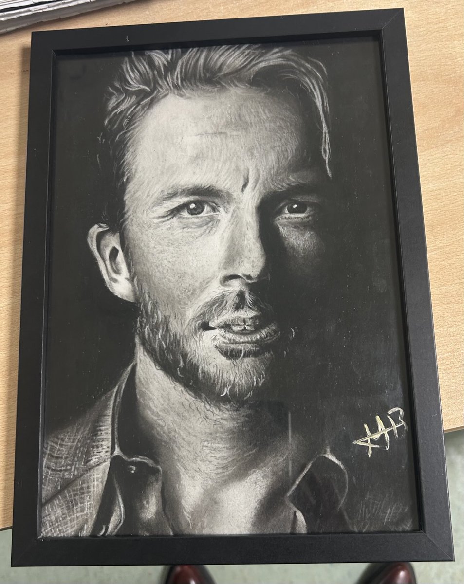 Laura Solly tweet media