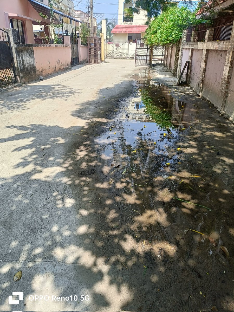 p_deepak_66's tweet photo. @bmcbbsr @MayorofBBSR @CMO_Odisha ମାତ୍ର 2 ମାସ ହେବ କାମ ହୋଇଛି | ବିନା ମାପଚୁପରେ ହୋଇଥିବାରୁ ଟିକେ ବର୍ଷା ହେଲେ ପାଣିଜମୁଛି | ଡ୍ରେନକୁ ପାଣି ଯାଇପାରୁନି | ନିହାତି ଅସୁନ୍ଦର ଦିଶୁଛି|ତୁରନ୍ତ ସମ୍ପୃକ୍ତ ଠିକାସଂସ୍ଥାକୁ କହି ସମାଧାନ କରିବାକୁ ଅନୁରୋଧ |
Address- Suraj Vihar colony, brahmeswar patna, tankapani road https://t.co/KGKquZbsVH