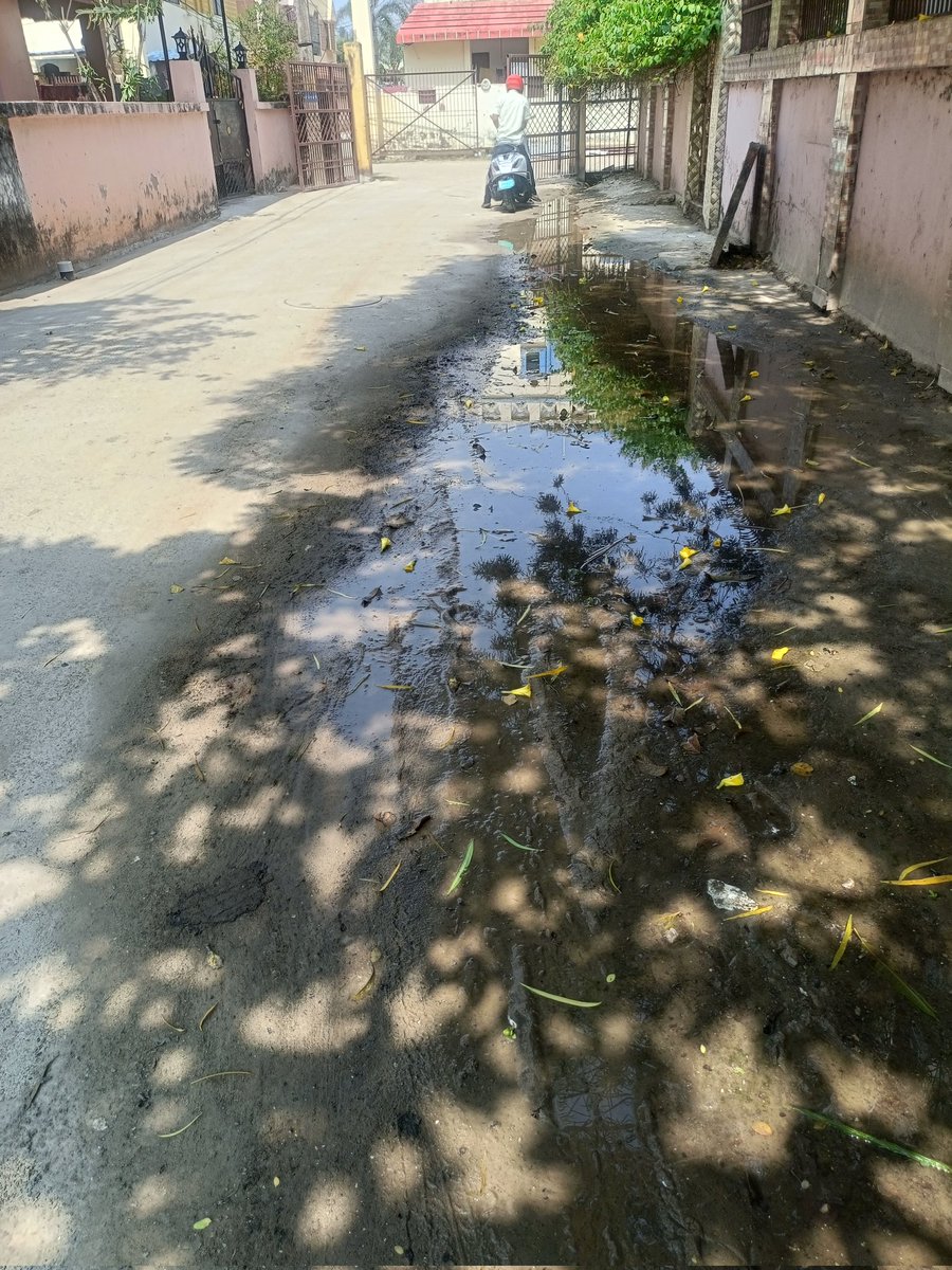 p_deepak_66's tweet photo. @bmcbbsr @MayorofBBSR @CMO_Odisha ମାତ୍ର 2 ମାସ ହେବ କାମ ହୋଇଛି | ବିନା ମାପଚୁପରେ ହୋଇଥିବାରୁ ଟିକେ ବର୍ଷା ହେଲେ ପାଣିଜମୁଛି | ଡ୍ରେନକୁ ପାଣି ଯାଇପାରୁନି | ନିହାତି ଅସୁନ୍ଦର ଦିଶୁଛି|ତୁରନ୍ତ ସମ୍ପୃକ୍ତ ଠିକାସଂସ୍ଥାକୁ କହି ସମାଧାନ କରିବାକୁ ଅନୁରୋଧ |
Address- Suraj Vihar colony, brahmeswar patna, tankapani road https://t.co/KGKquZbsVH