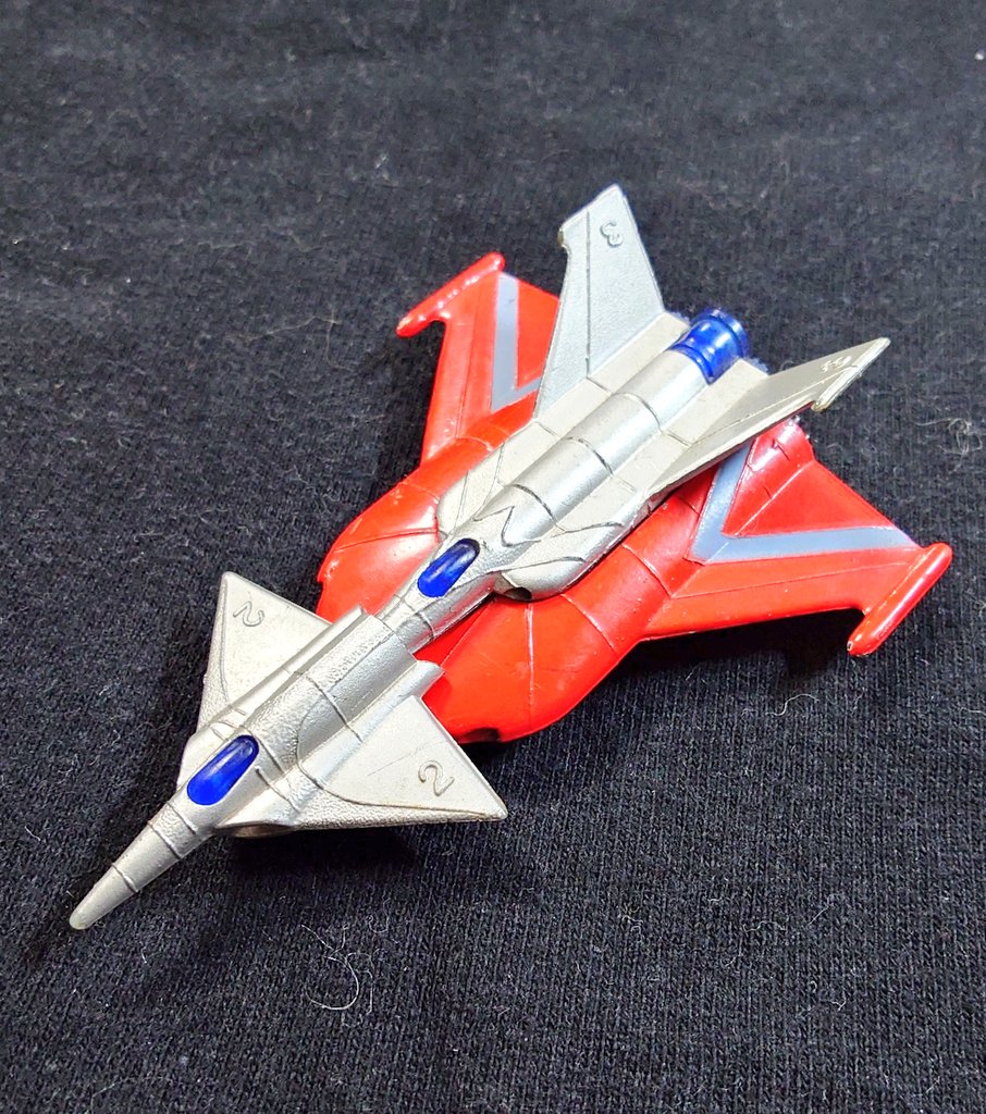 頂き物の話が多くてアレですが、友人が昨年ポンっとくれた物