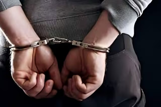 prabhatkhabar's tweet image. बिहार में बाल तस्करी पर एक्शन!
एयरपोर्ट से लेकर जिलों तक 44 एंटी ह्यूमन ट्रैफिकिंग यूनिट तैनात

पूरी खबर यहां पढ़ें: prabhatkhabar.com/state/bihar/bi…

#BiharNews #ChildTrafficking #AntiHumanTrafficking #prabhatkhabar