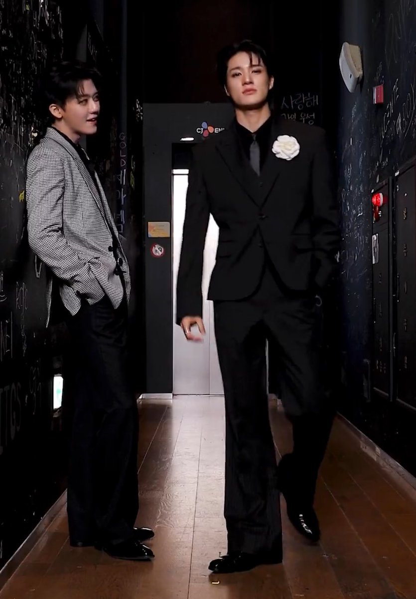 jamong1323's tweet photo. 😆😆 https://t.co/MW9IB3DFwa