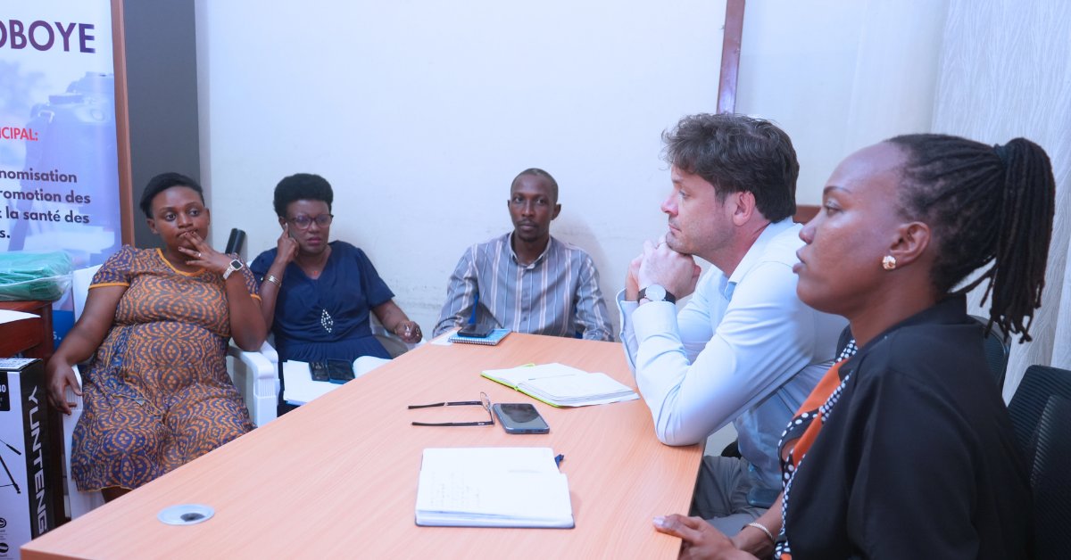 swaaburundi's tweet photo. Ce 24 février 2026, @franceauburundi a visité le projet #TURASHOBOYE à #Bujumbura, mis en œuvre par la SWAA-Burundi. Les échanges avec bénéficiaires (les jeunes) ont porté sur l’avancement de leurs AGR et leurs ambitions en matière d’autonomisation.
#PASEF #Burundi https://t.co/eqTsZ20W1A