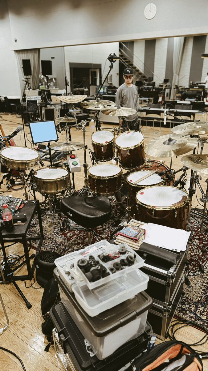 drums_com's tweet photo. うーん、カッコいい。。。
初のサイドスネア2台使い!
#SONOR #SONOR150th #ridim
#ASPR #LERNI #SABIAN https://t.co/esFoZMgNcs