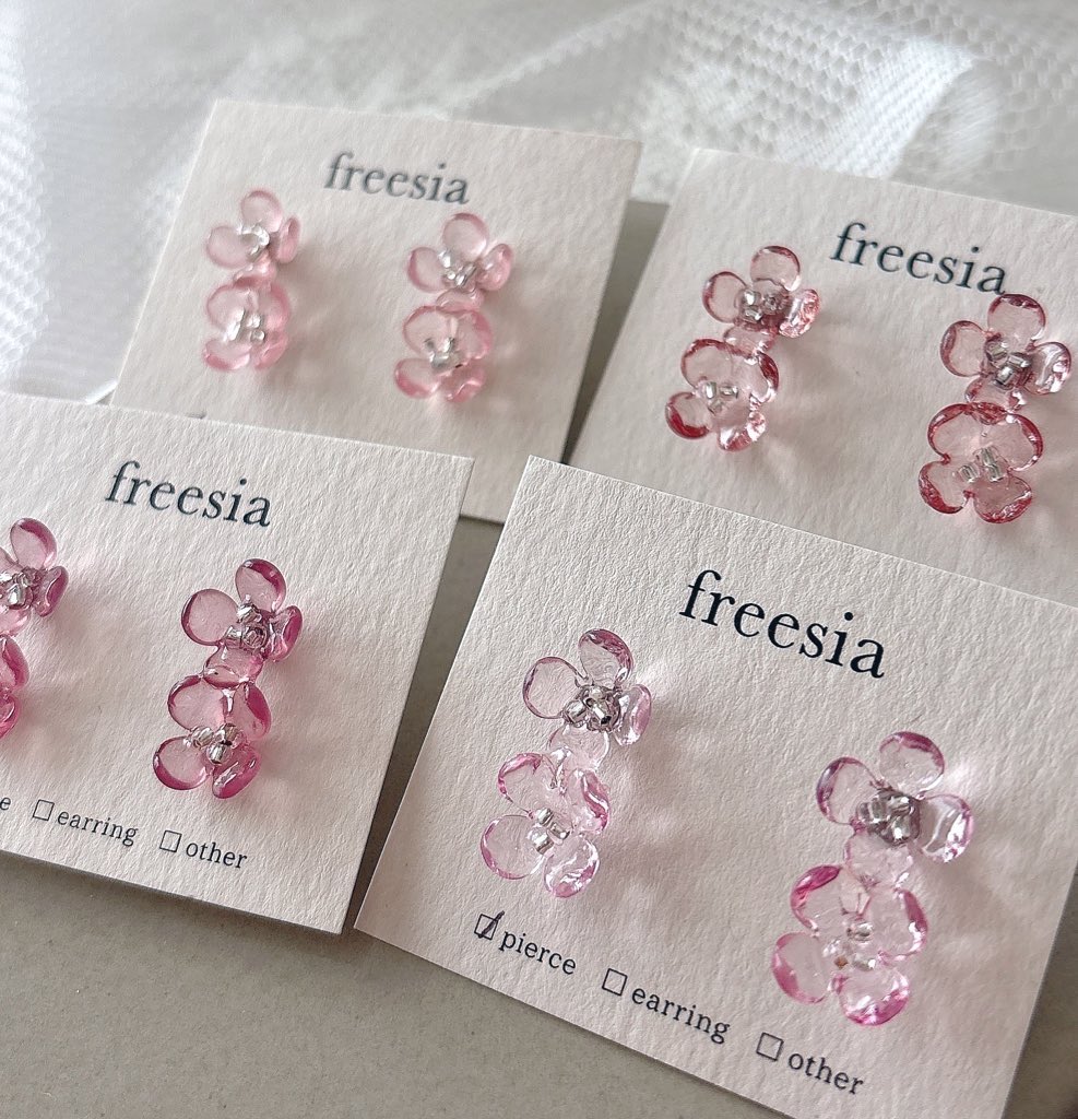 freesiaa_02's tweet photo. 🌸🌸🌸
https://t.co/PBieZERzSk
#レジンアクセサリー #さくら色 https://t.co/FGS2Ixqg3e
