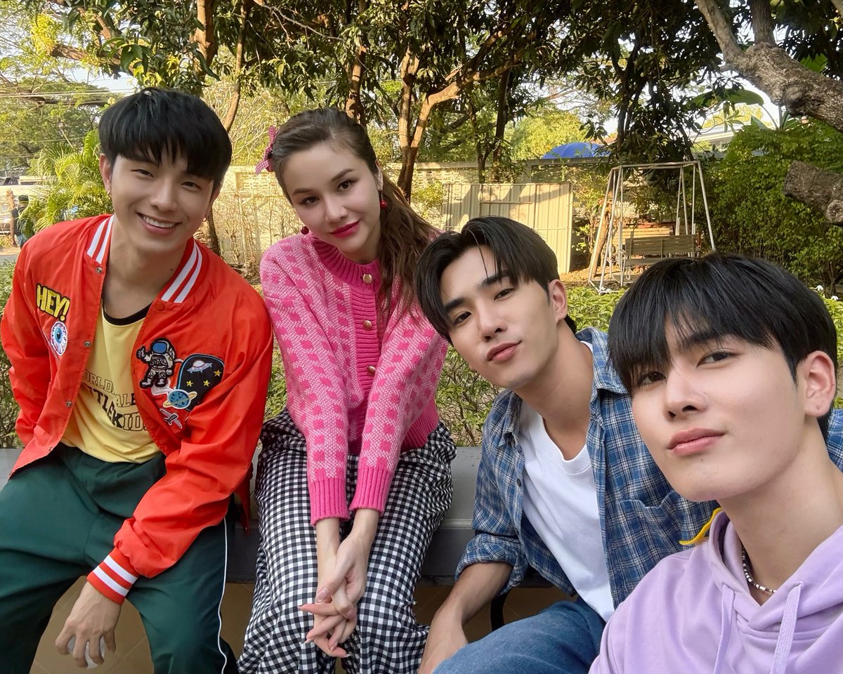 วันนี้เด็กๆ เป็นยังไงกันบ้างง พาคูมครูแวะมาทักทายเติมเอเนอร์จี้บูสต์ๆ กันฮับบ💪🏻✨

#LoveYouTeacherSeries #GMMTV
<a href="/perthppe/">PERTHPPE</a> <a href="/Ppsanta/">Santapp</a> <a href="/kayavine/">Kayavine</a> <a href="/sammysammauy/">ไอ แอม มึนตึ้บ</a>