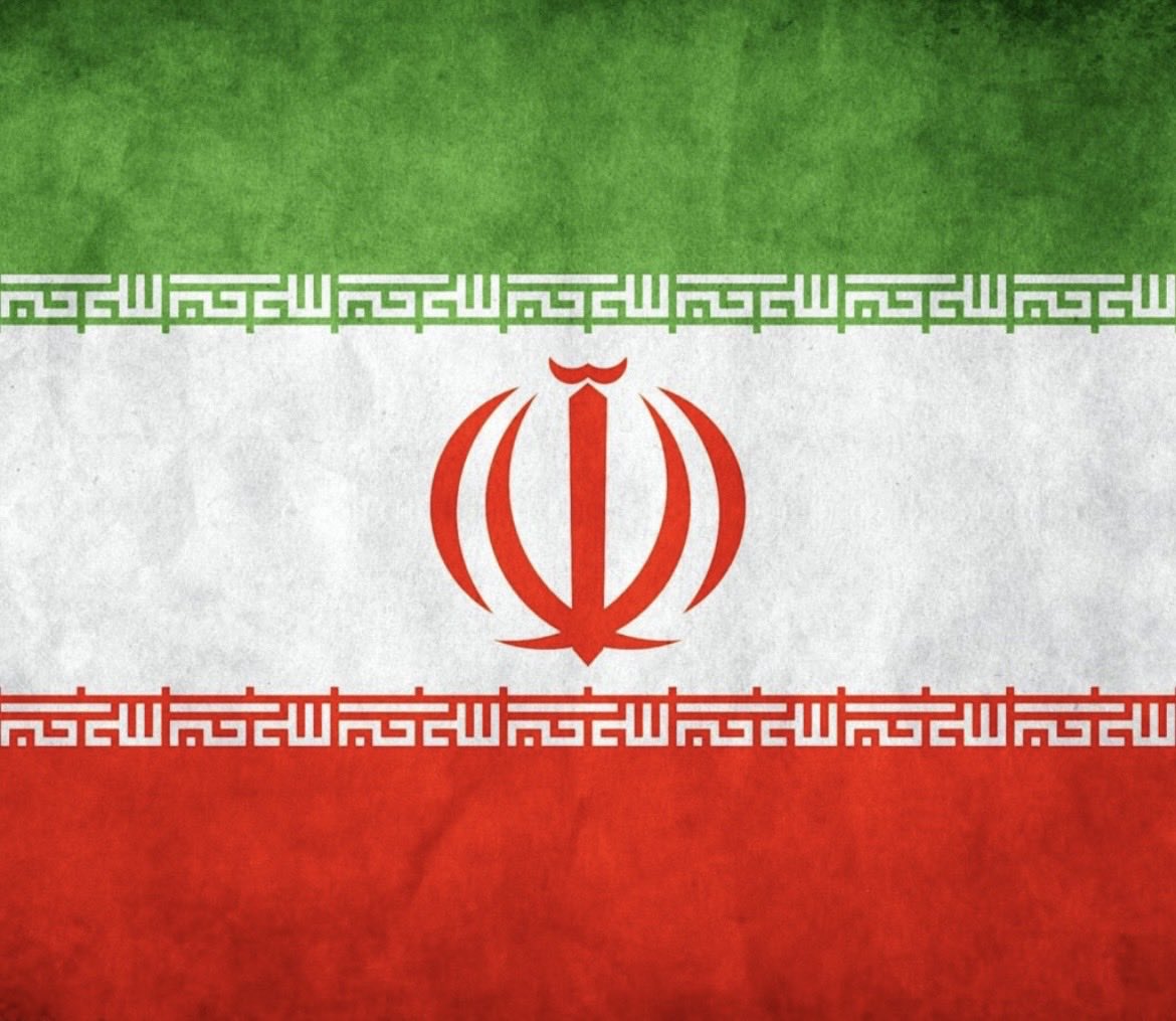 من به این پرچم مقدس که مزین به نام الله و مظهراستقلال میهن اسلامی من است سوگند یاد می کنم که به اندازه توانائیم نسبت به آموختن تعالیم انسان سازاسلام وقرآن وبه کاربستن دستورات آنکوشاباشم.

#پرچم_غیرت 
#وطنم_ایران