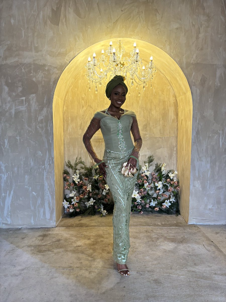 its_jenaa's tweet photo. Yes! As a Scissoredbyesse Bride, I can vouch for her 100%

I have been in Esse’s corner for 6 years and my girl has never let me down.

Love her fr…please do business with her

The first picture was 2024 and the other was for my trad last year.

Top babe!! https://t.co/bSD4nCAwAe