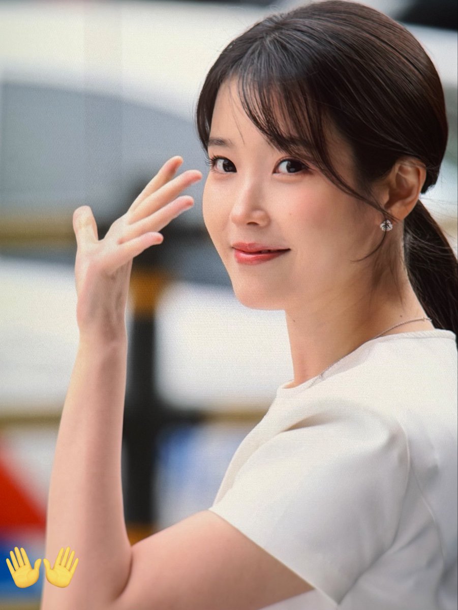 Bluewing tweet media