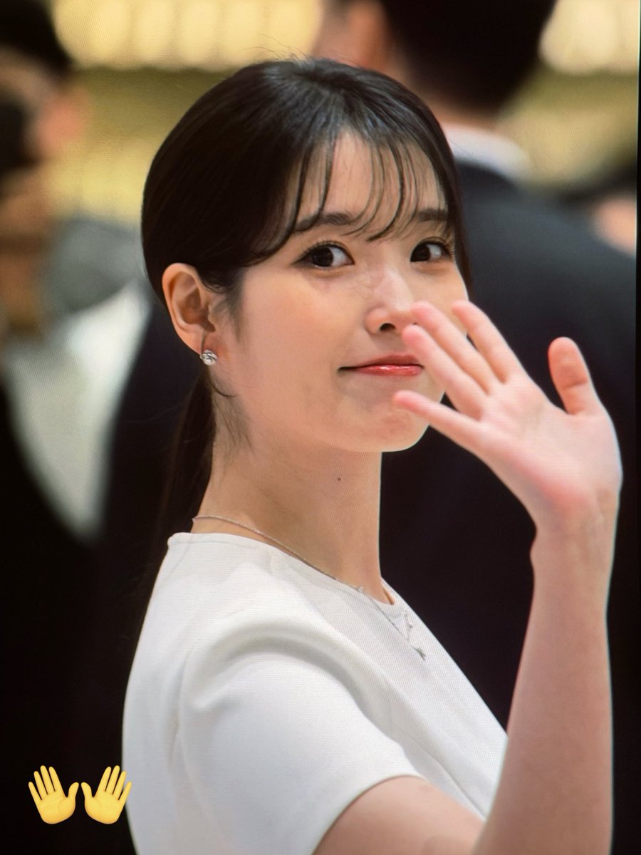 Bluewing tweet media