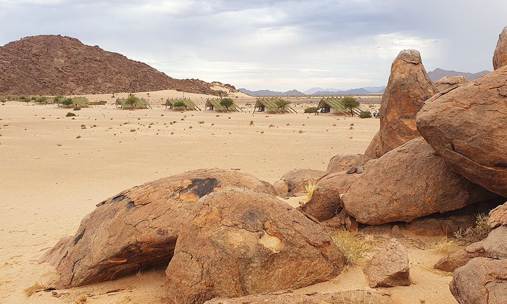 DesertQuiver's tweet photo. Unique #Desert features &amp; #landscapes surrounding our Desert Quiver Camp!
📍 5km from entrance to #Sossusvlei

📸 shared on Expedia by guest Eden Goltz

https://t.co/ZEcS9gghls
reservations@desertquivercamp.com

Use #Promo Code: SAVE10
T’s&amp;C’s Apply

#Namibia #views #selfcatering https://t.co/DFzI1bGh1S
