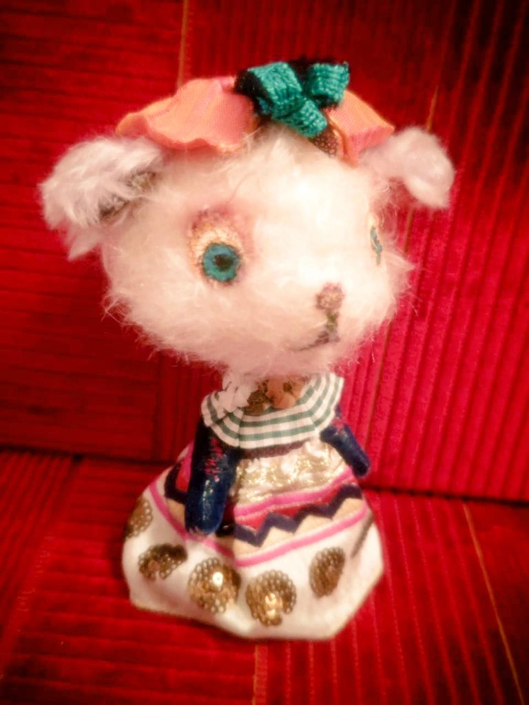 やわらかなおともだち展・6』 参加作家様のご紹介 🥀コリスミカさん