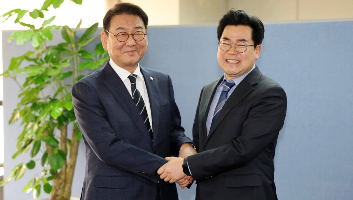 ALchandae's tweet photo. 김교흥 선배님의 결단에 고개 숙입니다. 
김교흥의 길이 곧 박찬대의 길이고, 
이재명 정부 성공의 길입니다. 

무거운 책임감으로 선배님과 함께
반드시 인천을 탈환하고
인천, 수도권, 나아가 대한국민께
승리를 안겨 드리겠습니다. https://t.co/grVeNCa6DK