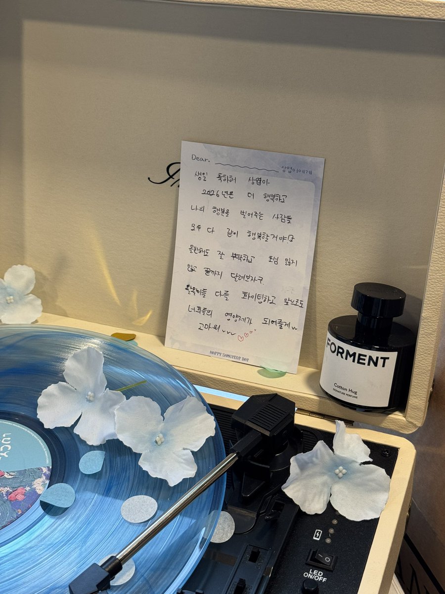 Fade into Bleu tweet media